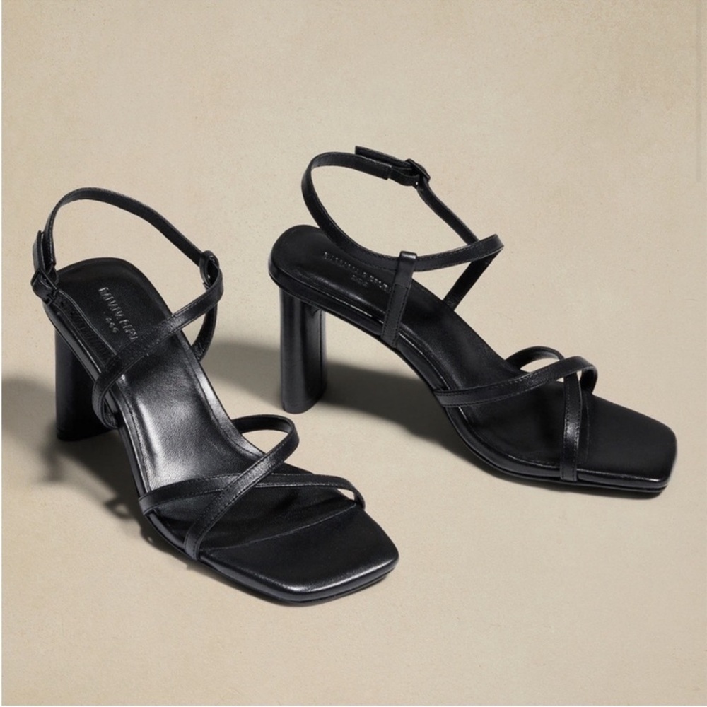 NWT BANANA REPUBLIC Women's Black Strappy Square Toe Heels Sz 9
